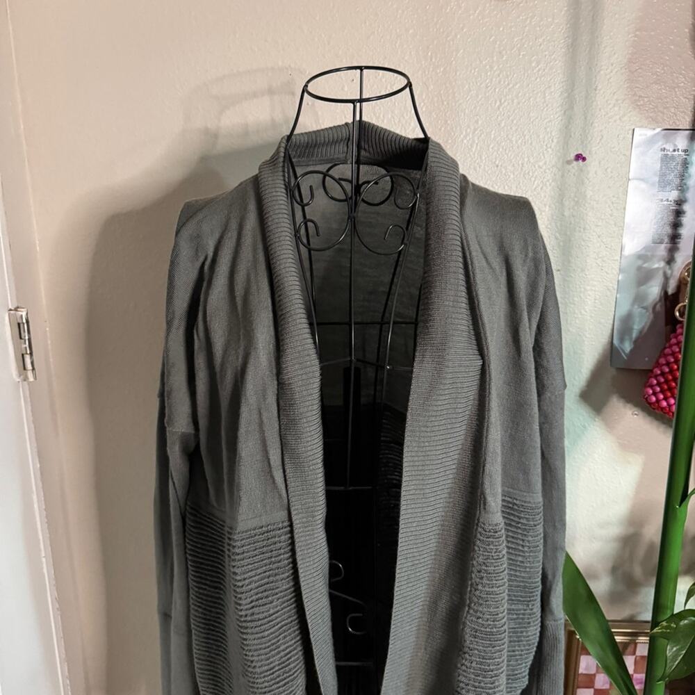 Lululemon Sit In Lotus Wrap II Medium Gray - Picture 2 of 9